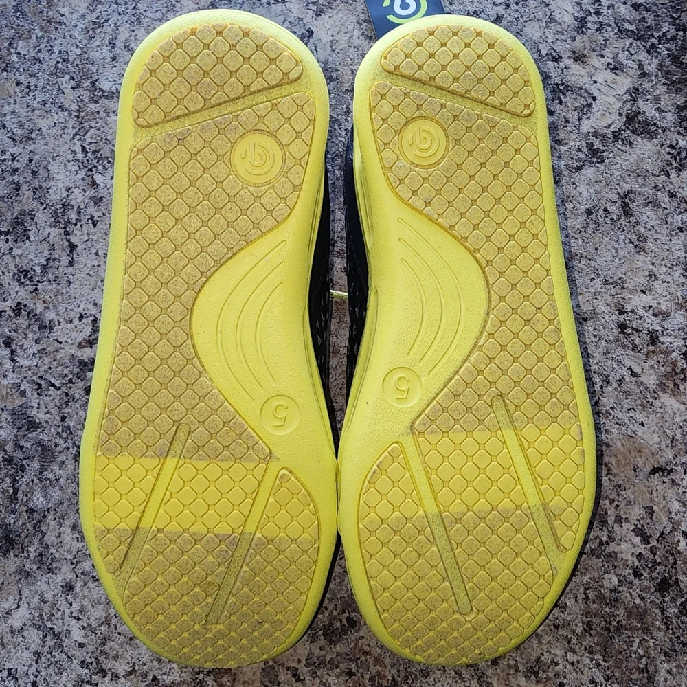 Boy's C9 Champion Mesh Water Shoes Size 5